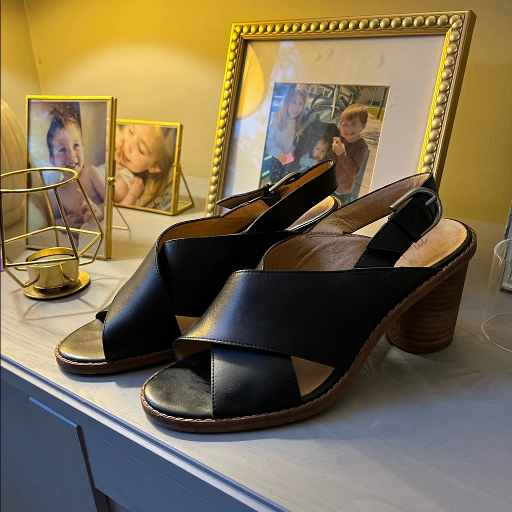 Madewell chunky heel pumps